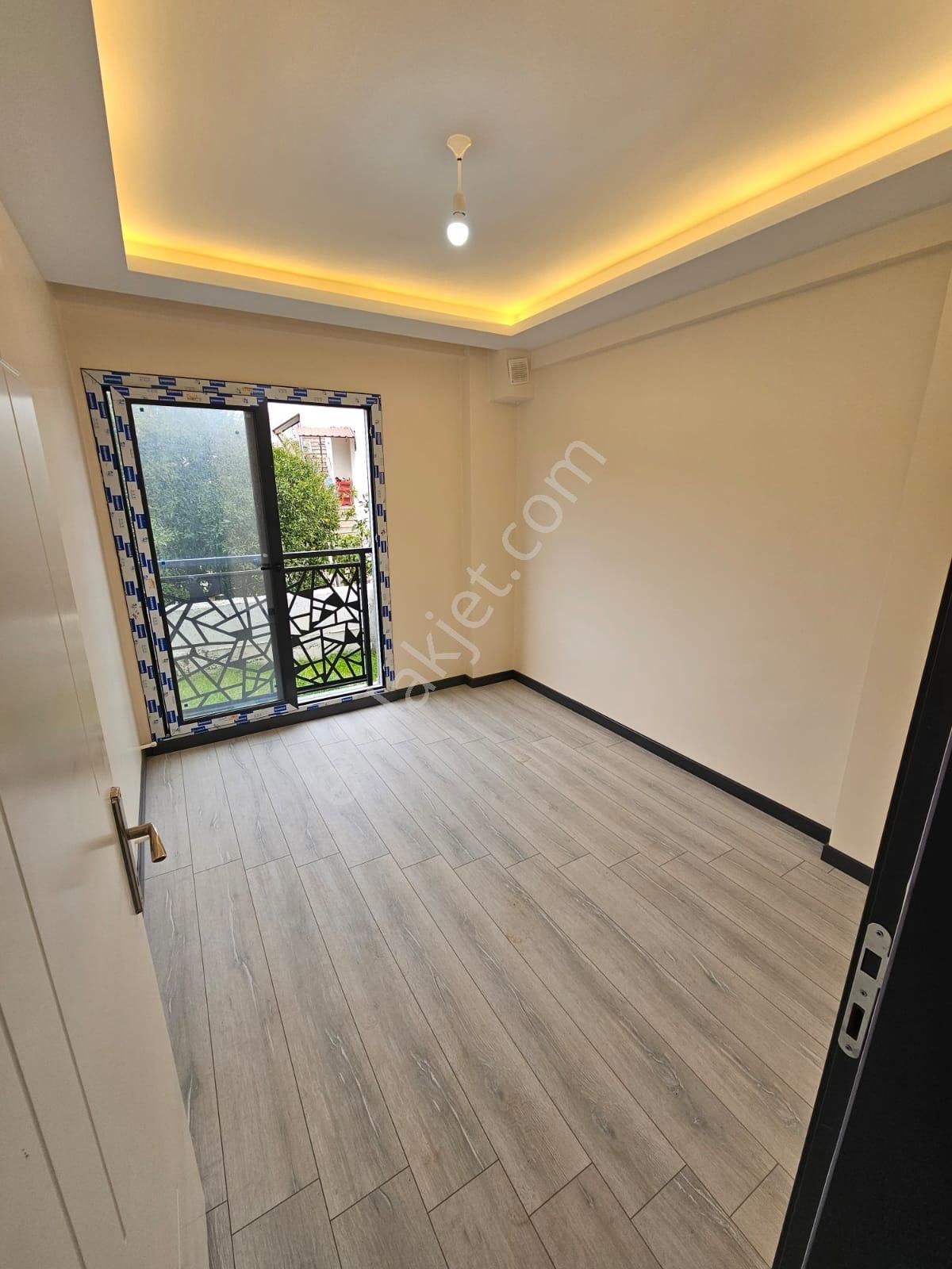 Kuşadası Güzelçamlı’da Merkeze Yakın Yeni Bahçekatı 2+1 Satılık Daire!