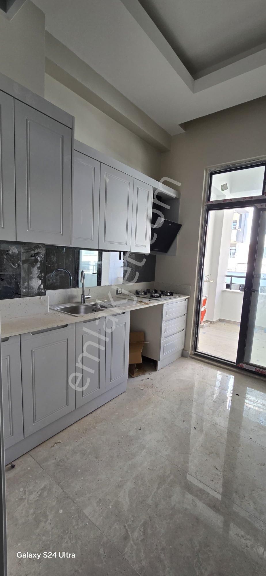 Abdulhamithan Mahallesinde Satılık 2,5+1 Sıfır Daire