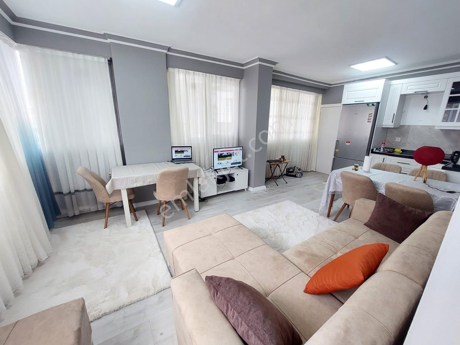 Süvari Mah De Araç Takaslı Satılık 2+1 Eşyalı Yüksek Giriş Daire