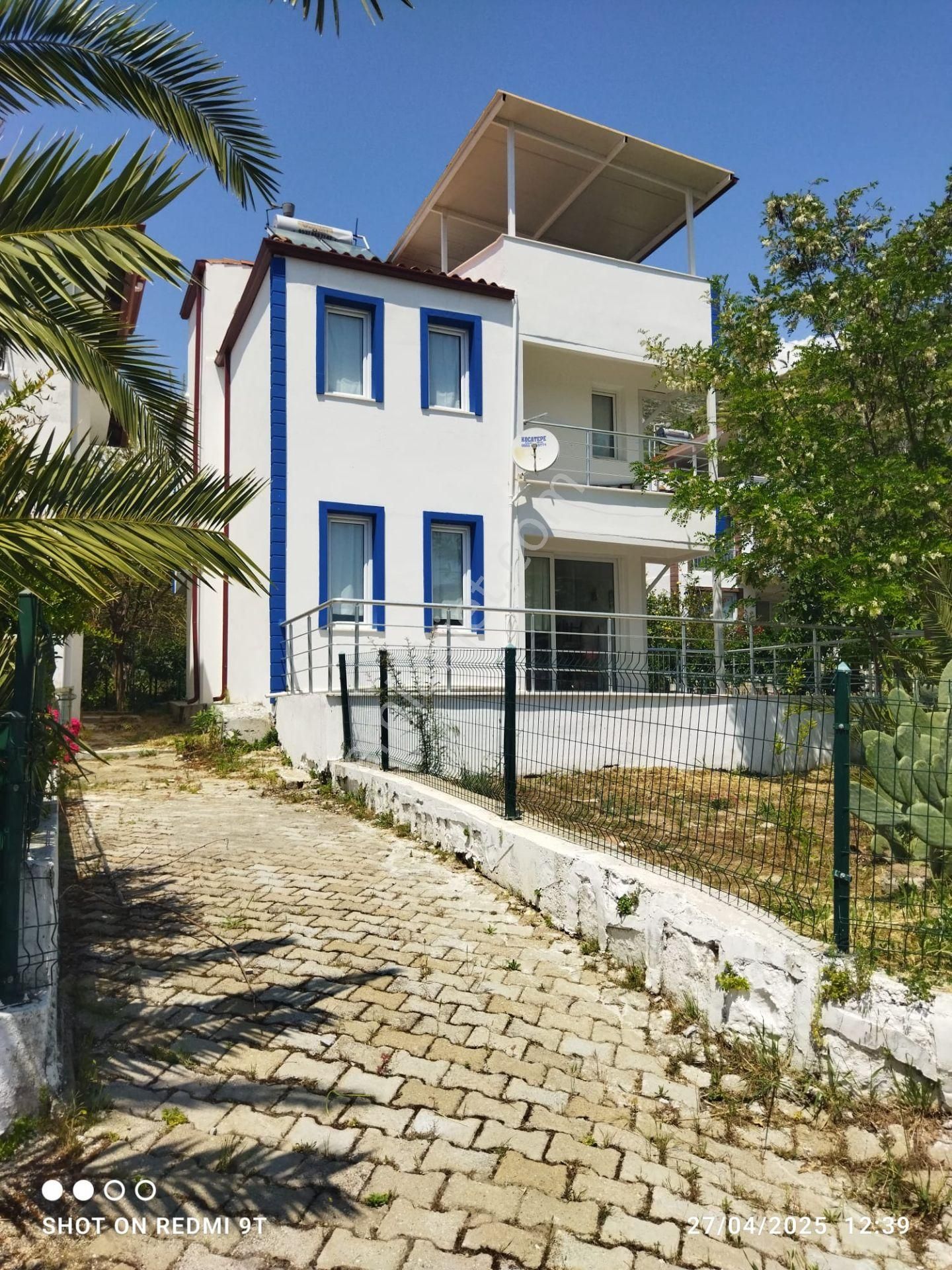 Denizyıldızı'nda Mükemmel Manzaralı Geniş Teraslı Villa