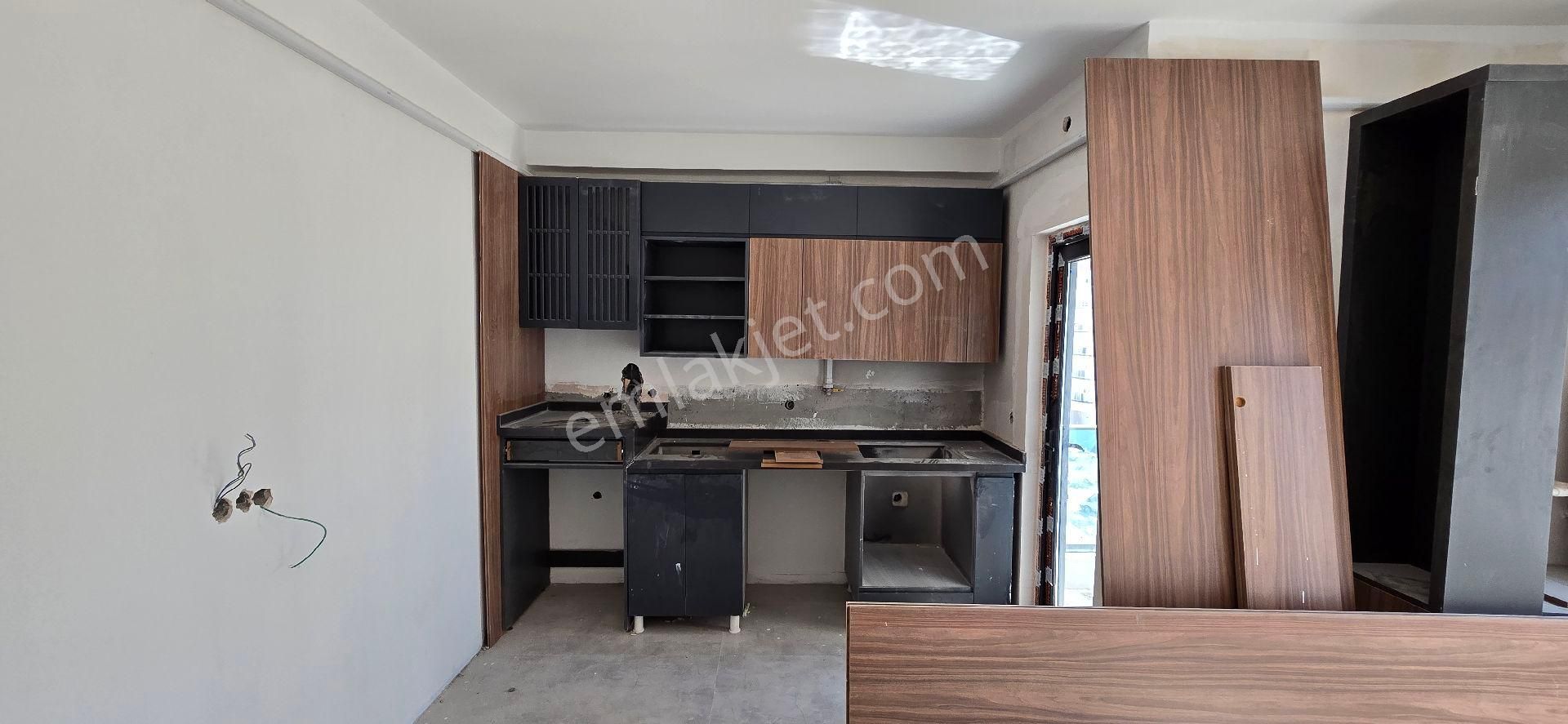Güven Eminn Emlak'tan Telekom Arkası Ultra Lux Satılık 1+1 Daire