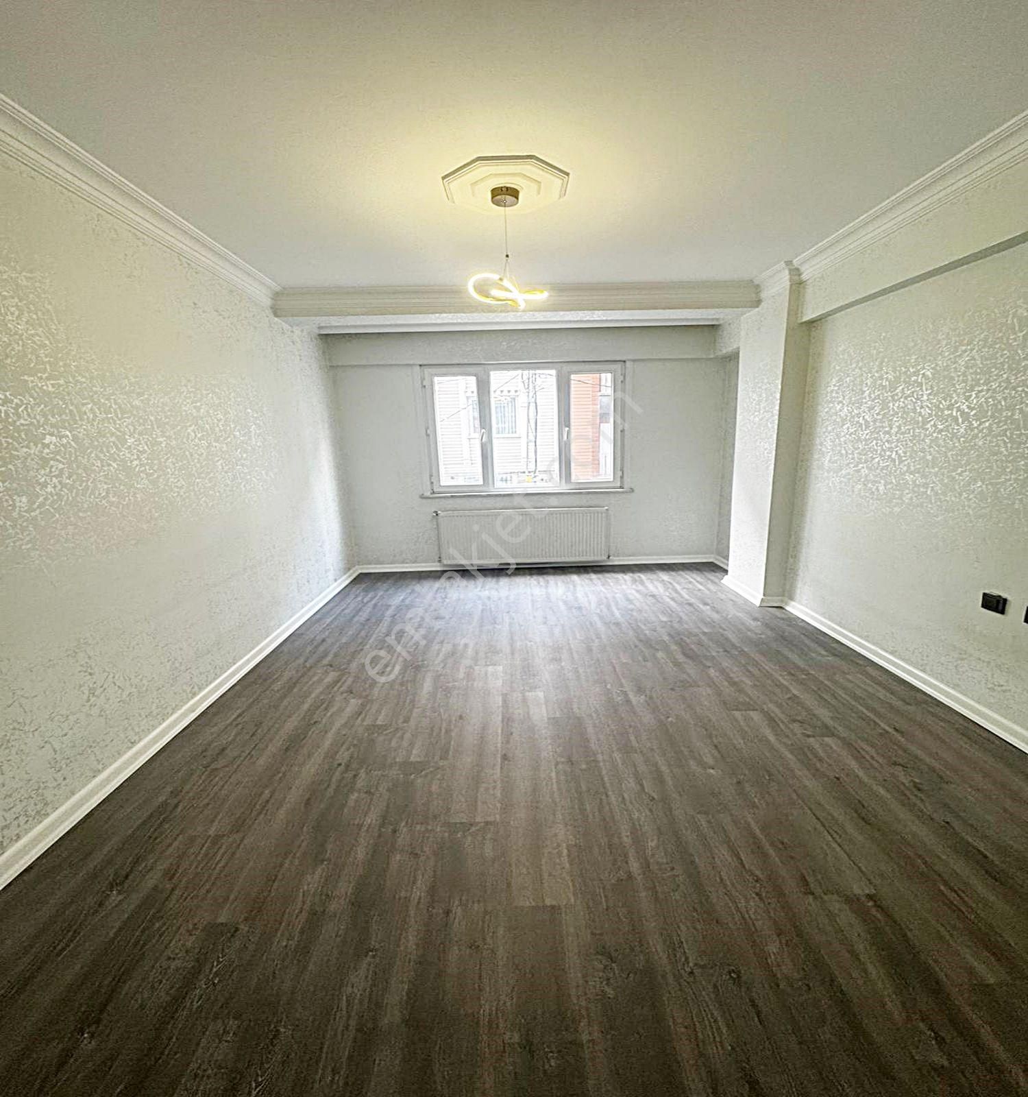 Esenyurt Mehterçeşmede Metrobüse Yakın 120 M2 2+1 Acil Satılık Daire - Görsel 2