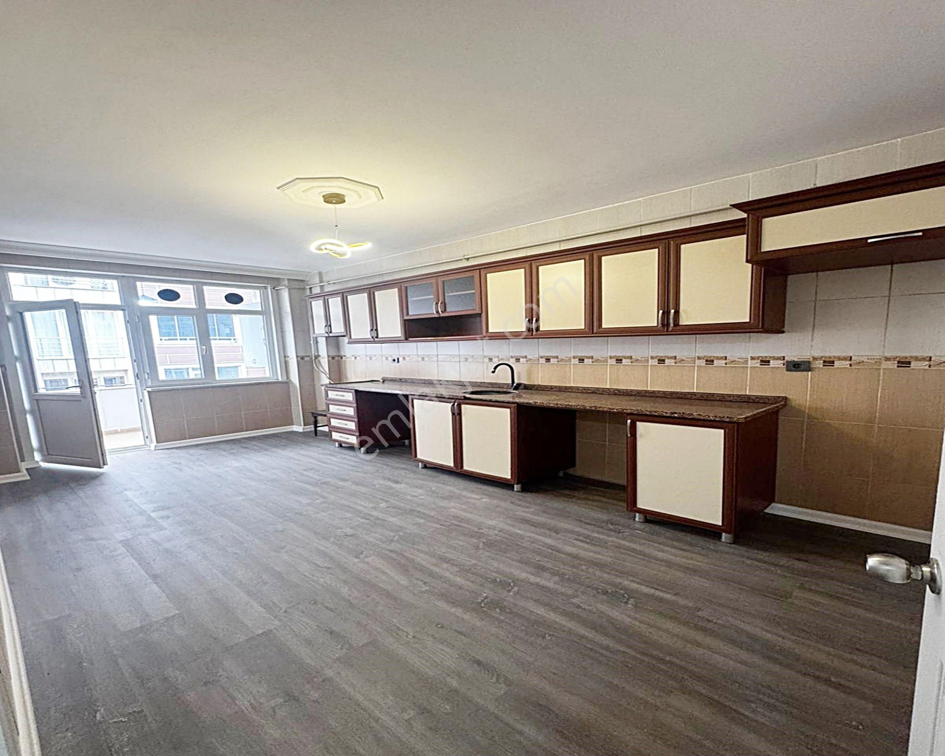 Esenyurt Mehterçeşmede Metrobüse Yakın 120 M2 2+1 Acil Satılık Daire - Görsel 9