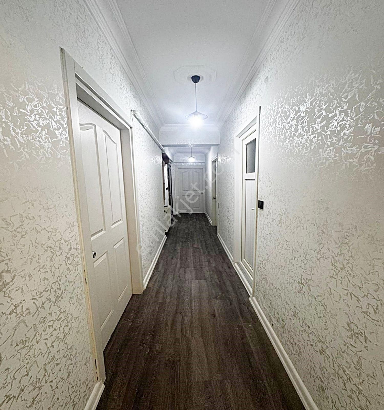 Esenyurt Mehterçeşmede Metrobüse Yakın 120 M2 2+1 Acil Satılık Daire - Görsel 21