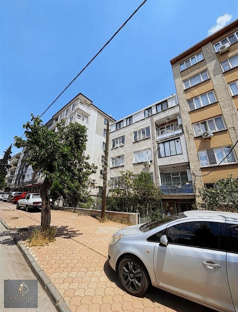 Kolejtepe Mahallesinde Satılık Park Karşısı Ön Cephe 2+1 Daire