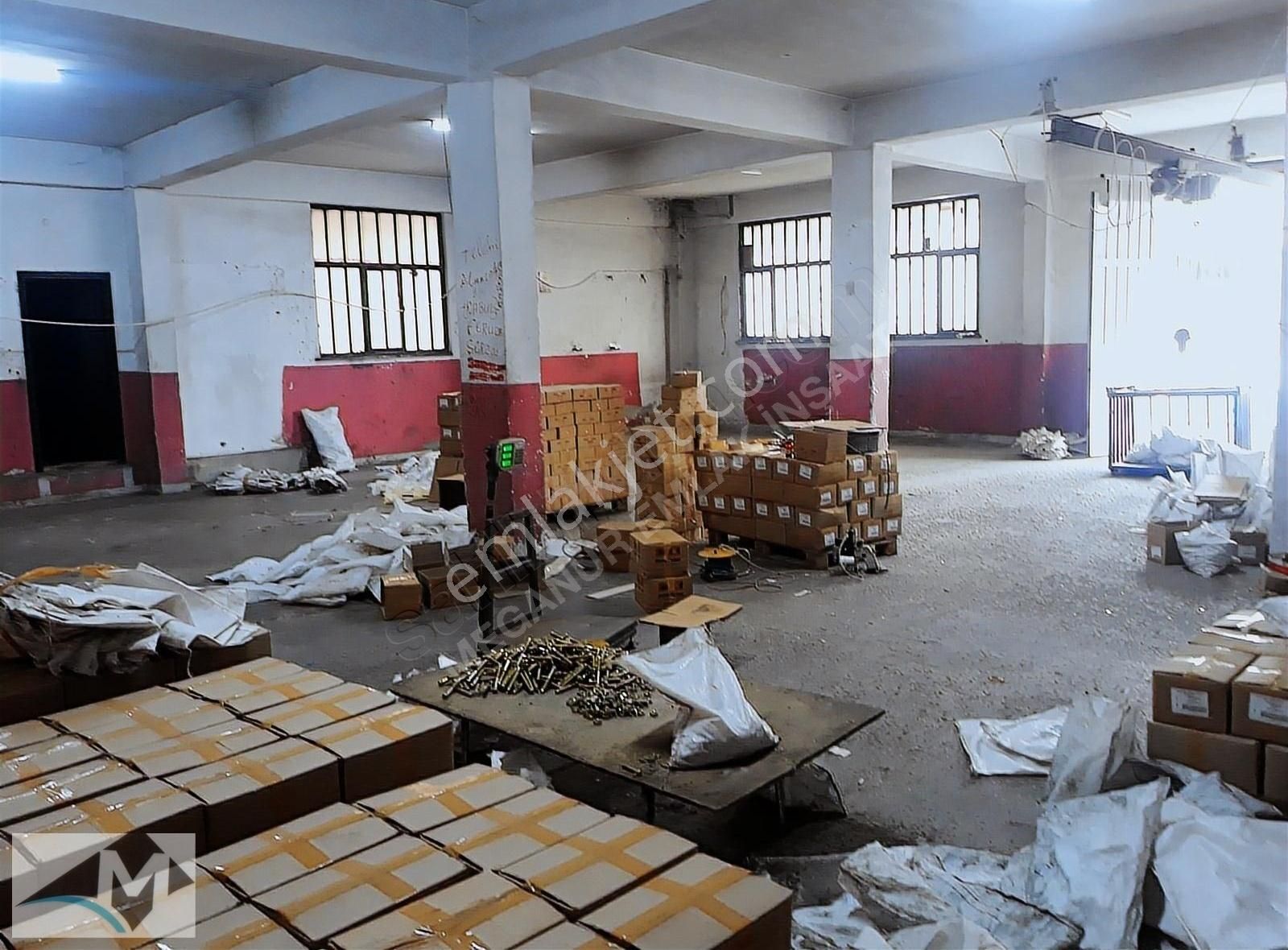İkitelli Org.de Kiralık 250 M2 Girişüstü Vinci Hazır Atölye