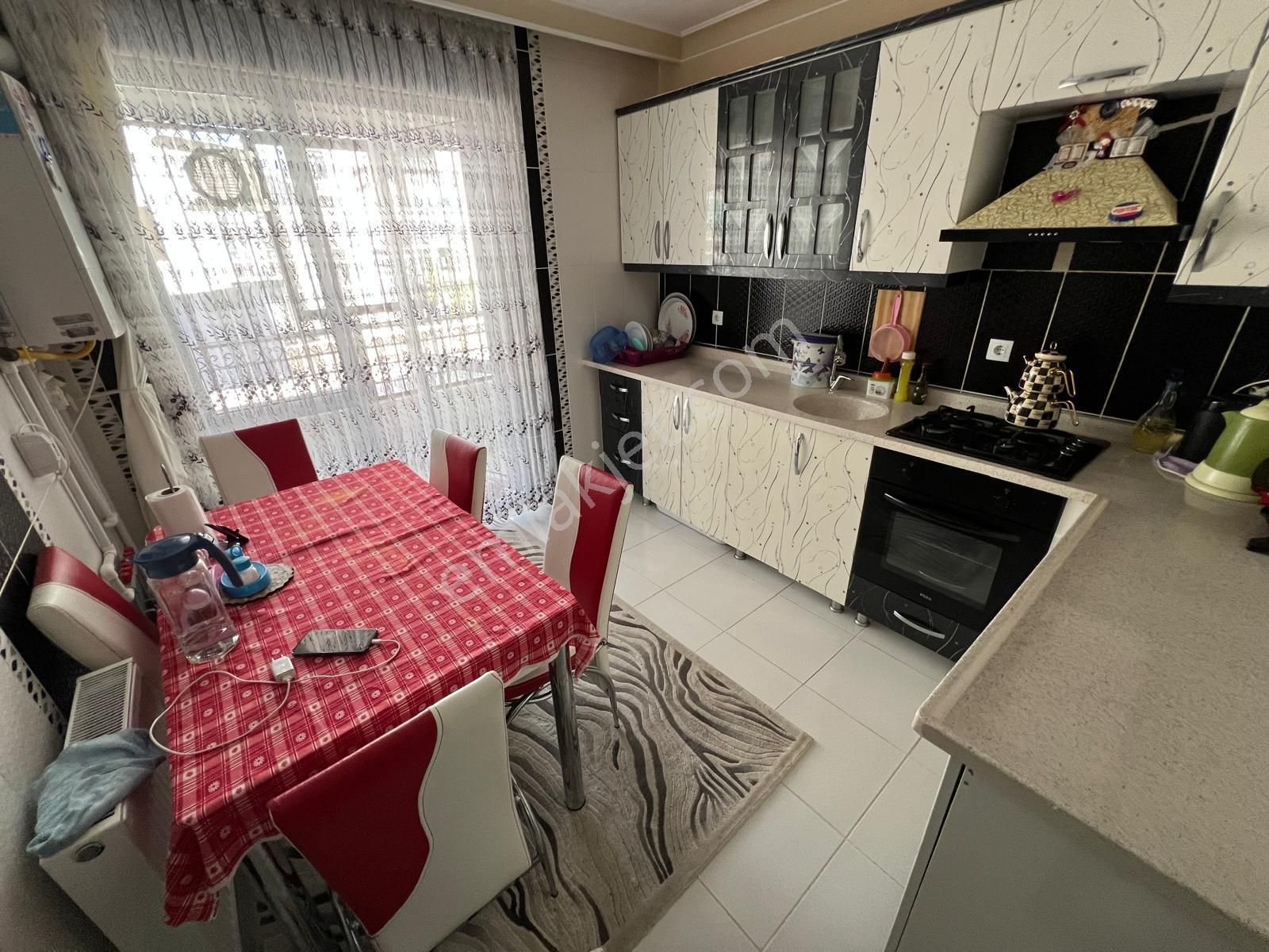 Evim Ankara'dan Atapark 'ta Cepheleri Açık Asansörlü Satılık 2+1 Daire