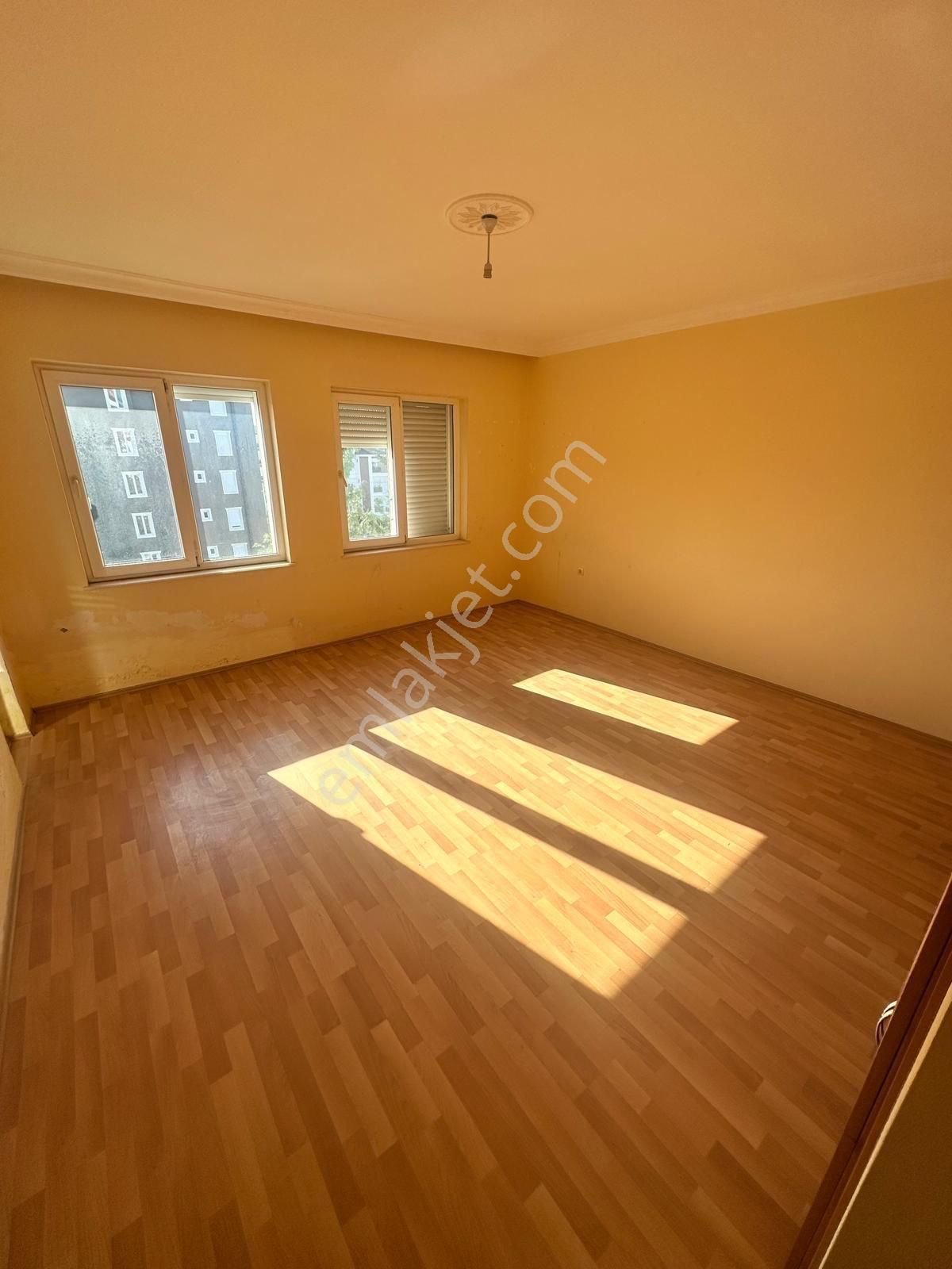 Site İçinde 2banyolu 2 Balkonlu Krediye Uygun Asansörlü 3+1 Geniş Daire