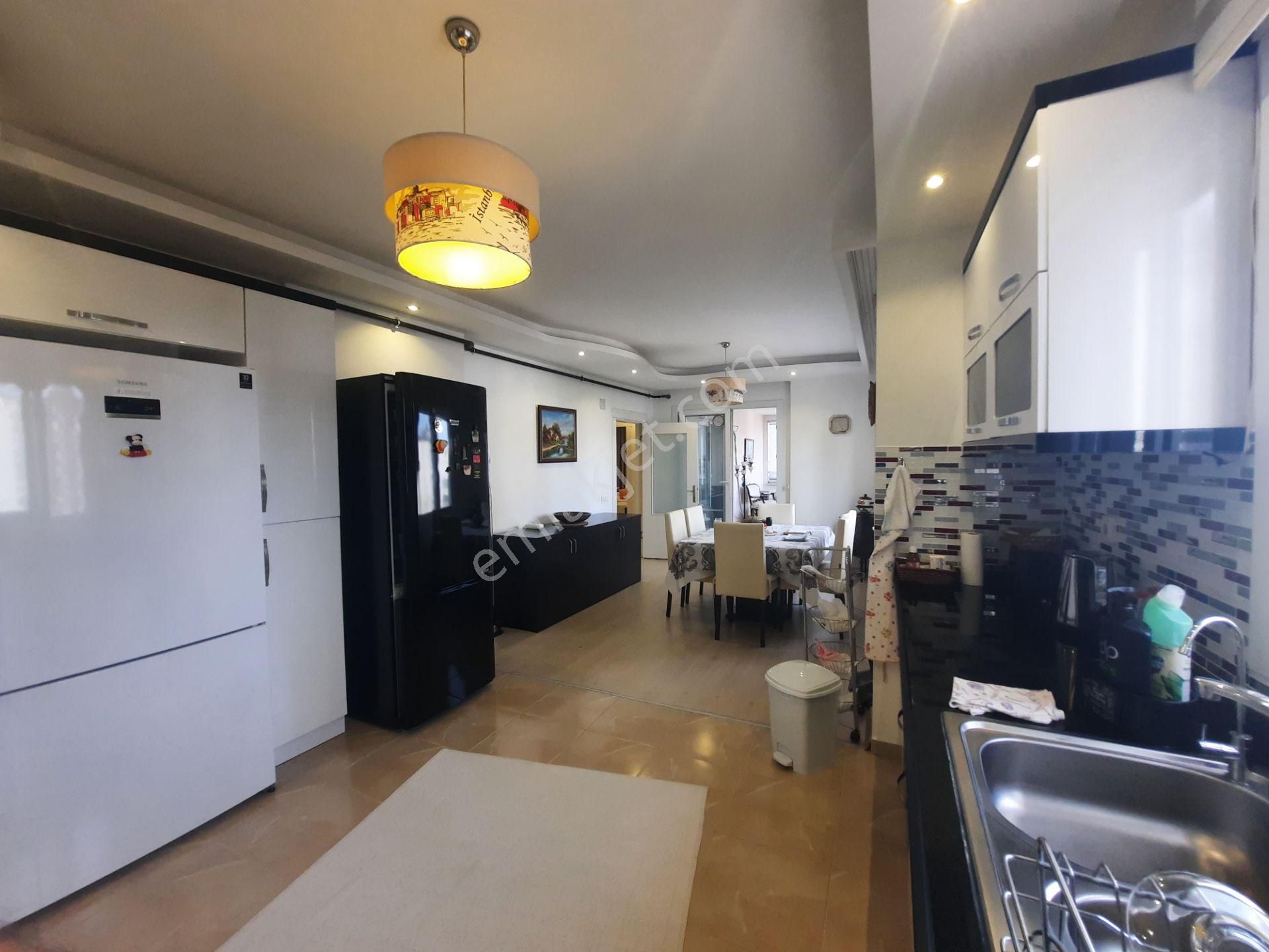Mezitli Akdeniz Mahallesi’nde Havuzlu, Full Eşyalı, Ara Kat 3,5+1 Kiralık Daire!