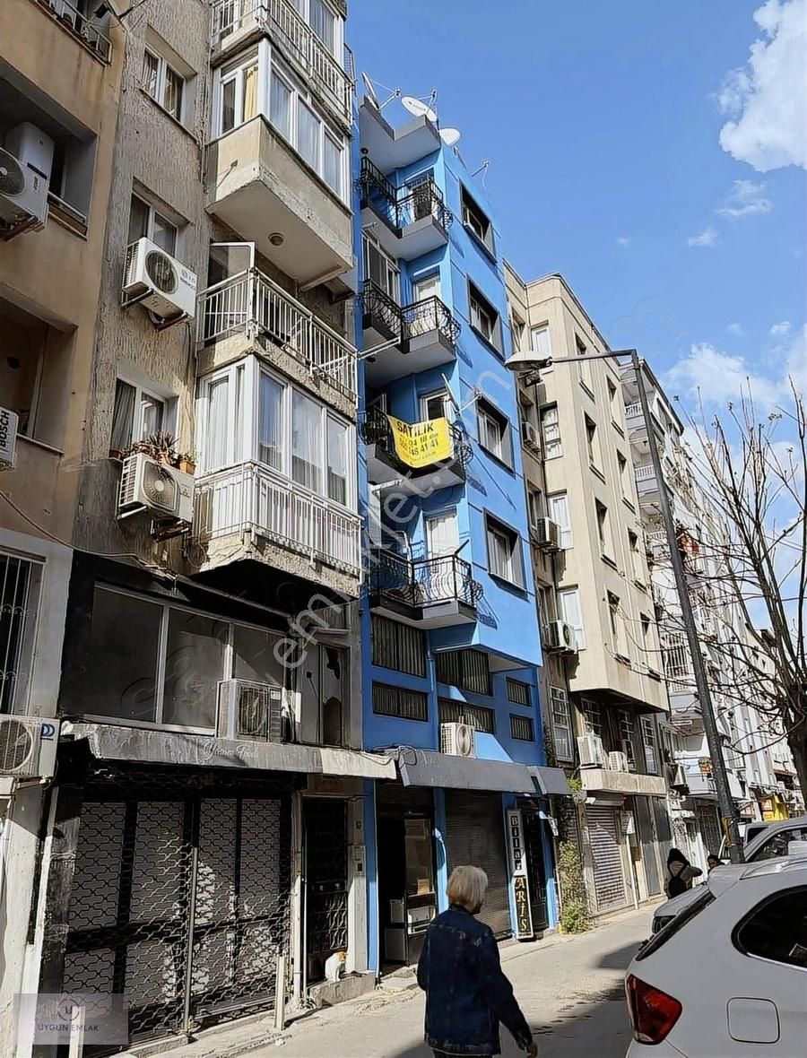 Konak Alsancak'ta Alsancak Gar'a Yakın 3+1 Satılı D.gazlı Daire