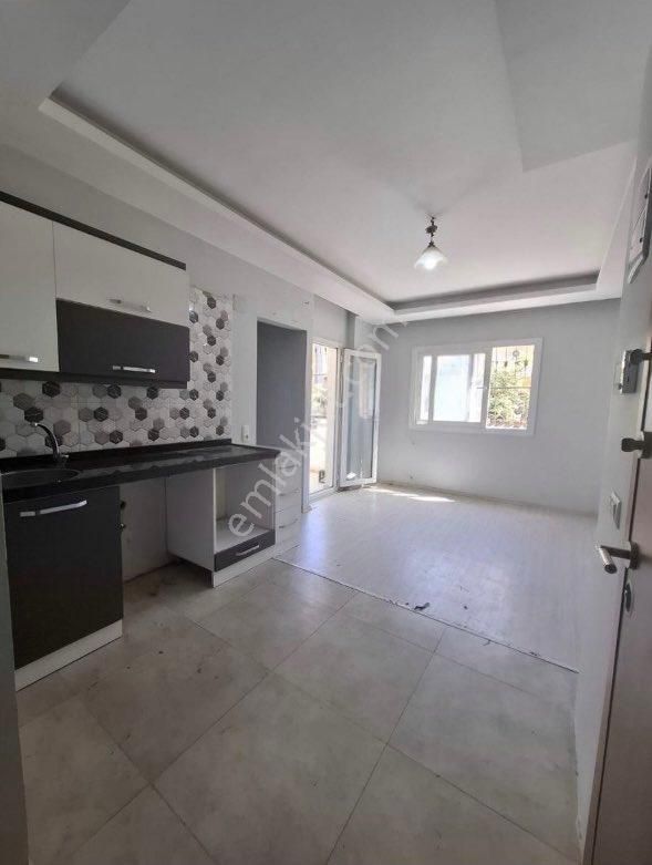 Bahçeşehir’de Merkezi Konumda 2+1 Satılık Daire – Konforlu Ve Şık!