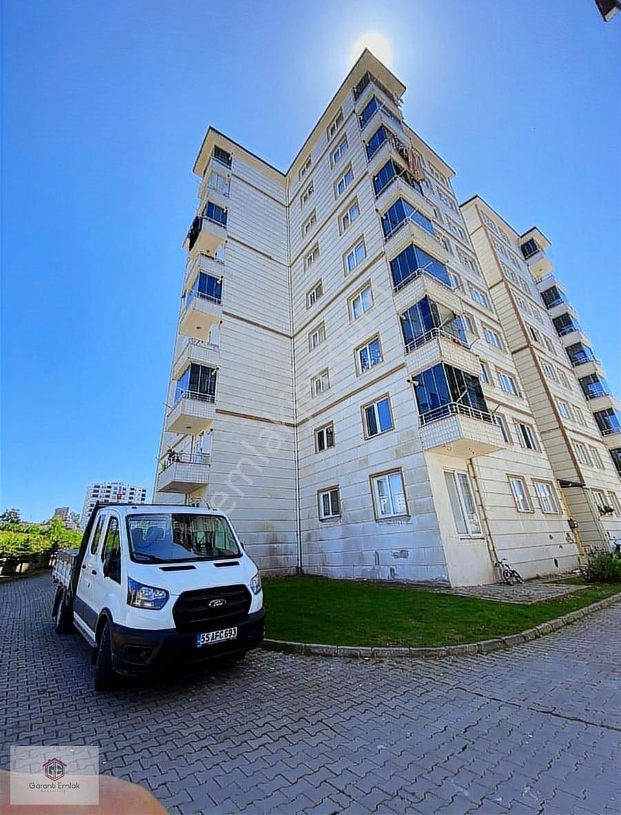Karşıyaka Yaşam Sitesinde 1.kat 90m2+1 Uygun Fiyat Daire Satılık