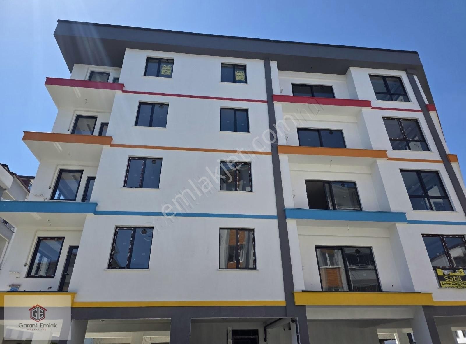 Cumhuriyet Mah 4.kat Denize Yakın 53 M2 1+1 Acil Satılık Daire