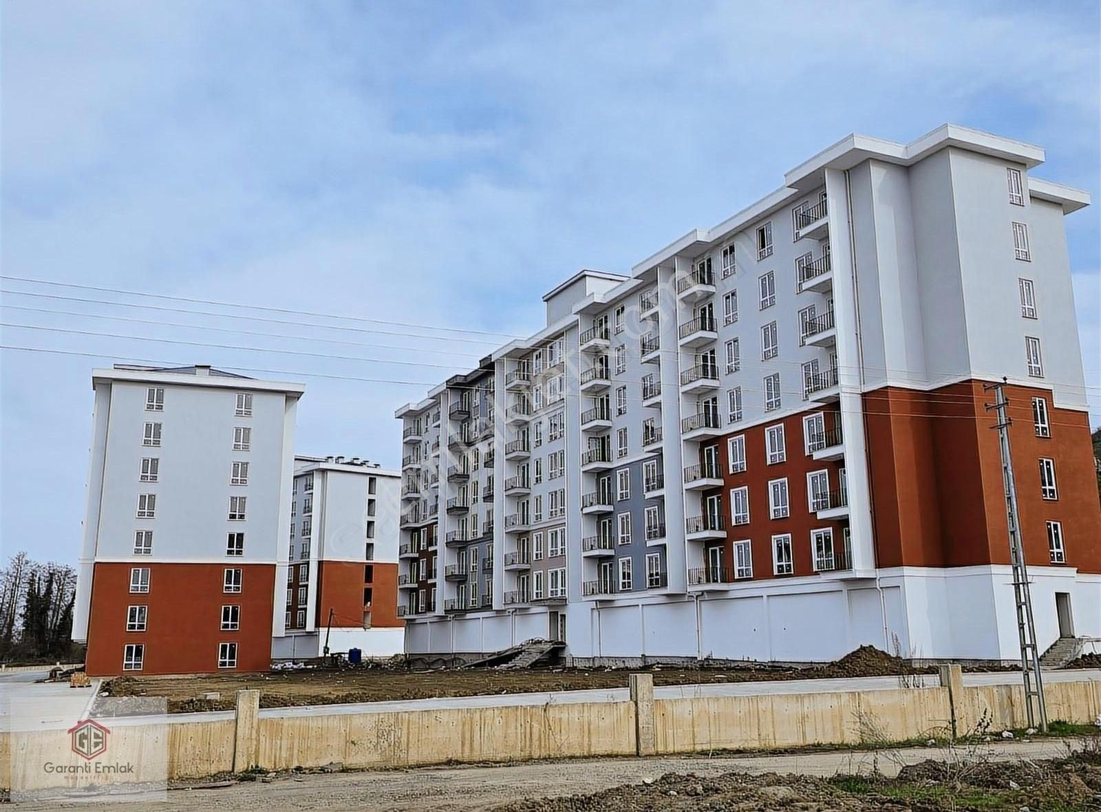 Diş Fakultesi Karşısı 1+1 4. Kat 55 M2 Sitede Satılık Dire Acil