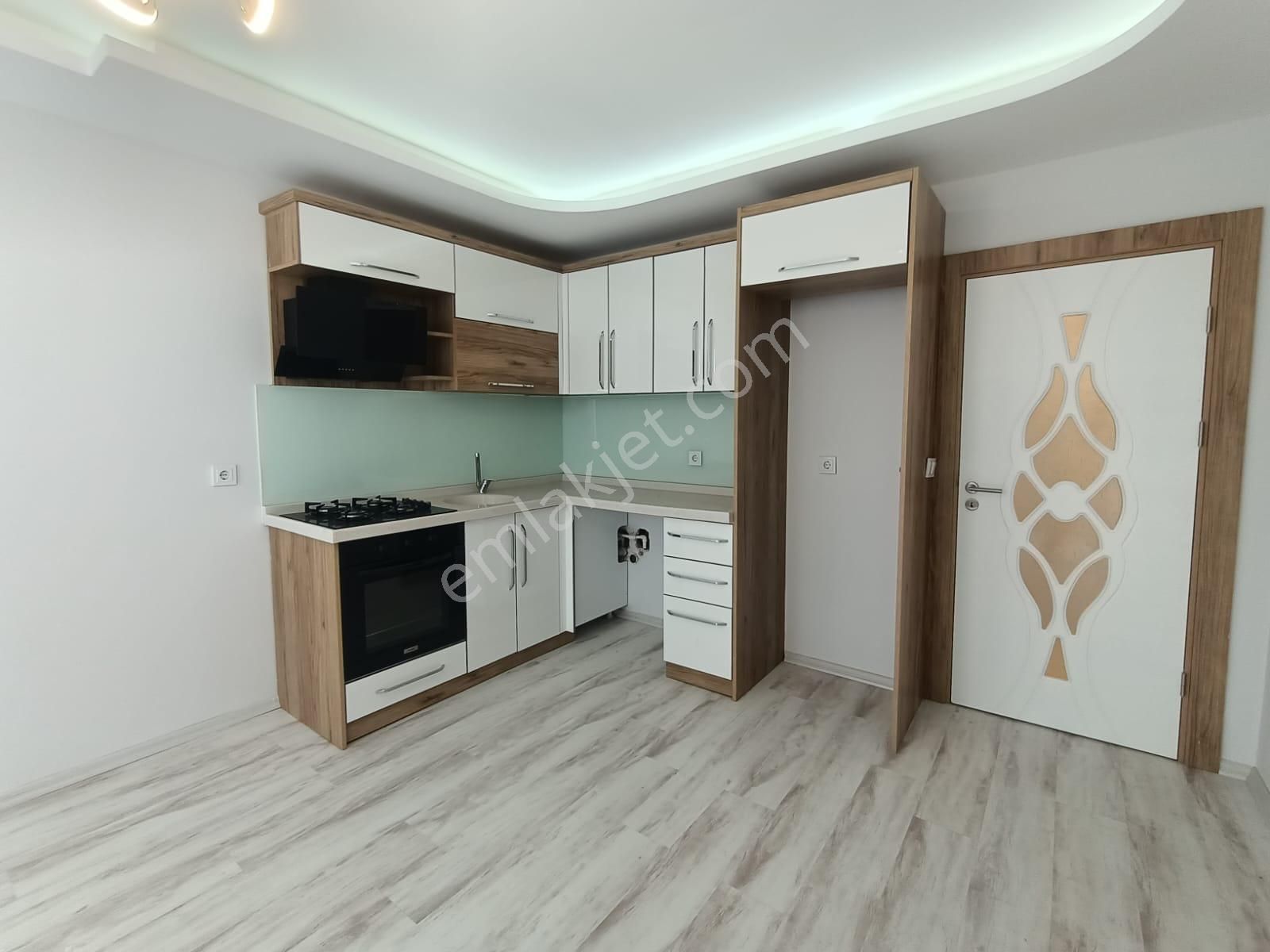 Akçay Songül Emlak Dan Ara Kat Daire İçi Full Yenilenmiş 1+1 Satılık Daire