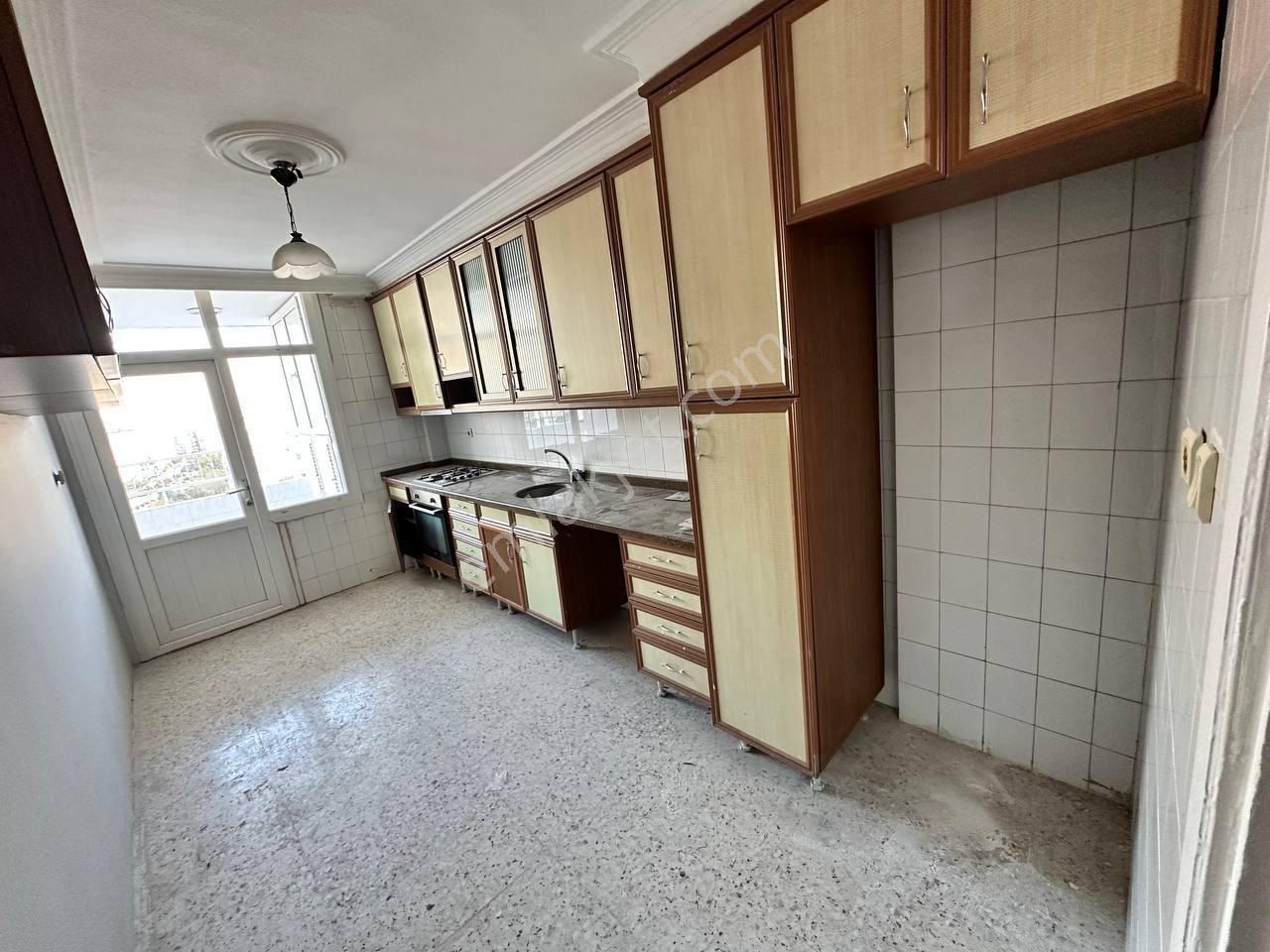 “huzurevleri Mh Mavi Bulvarda 3+1 Geniş Ve Temiz Kiralık Daire – Hazır Taşın!”