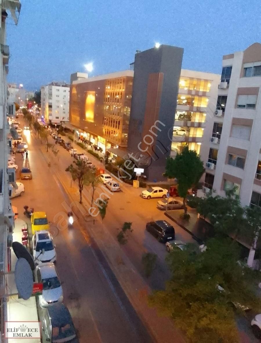 İzmir Karşıyaka Bahariye Zübeyde Hn Parkı Yanı Satılık Daire 3+1