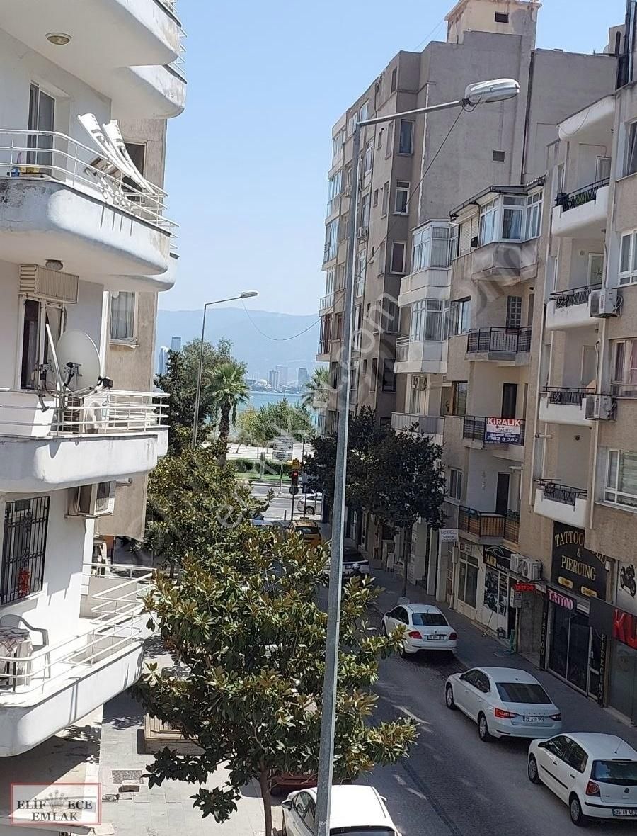 İzmir Karşıyaka Alaybey Çarşısı Satılık 2 Yaş Daire Deniz Mn