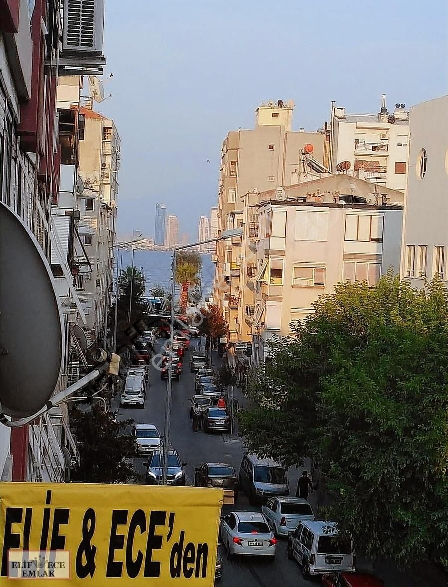 İzmir Karşıyaka Alaybey Çarşı Da Deniz Manzaralı Satılık Daire