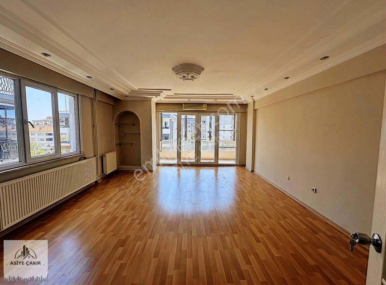 Bahçelievler Merkezde, Bahçe Manzaralı 3+1 Ferah Daire Kiralık