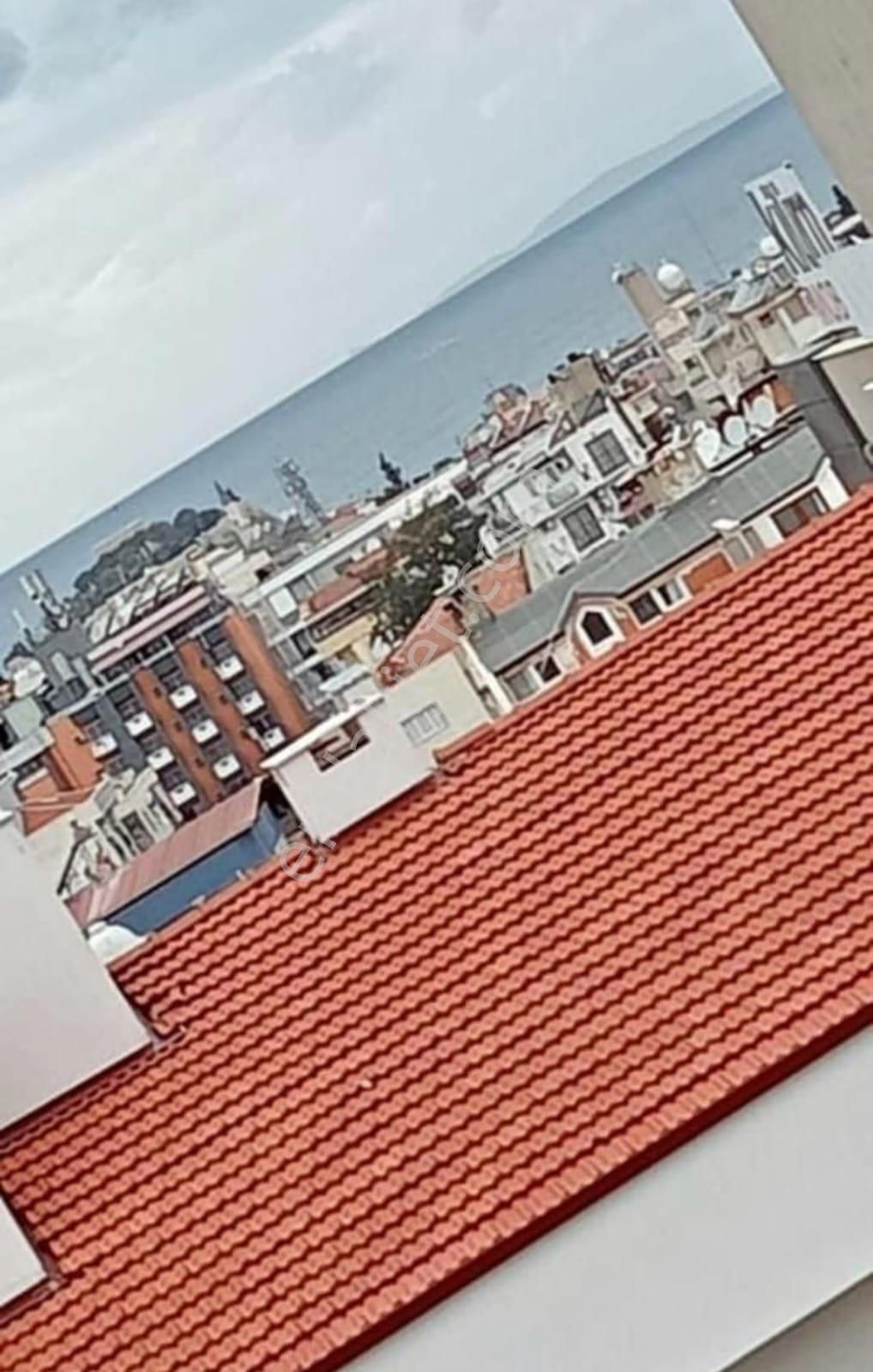 Kuşadası Ege Mahallesi'nde Kelepir Fiyata Deniz Manzaralı 1+1 Satılık Daire