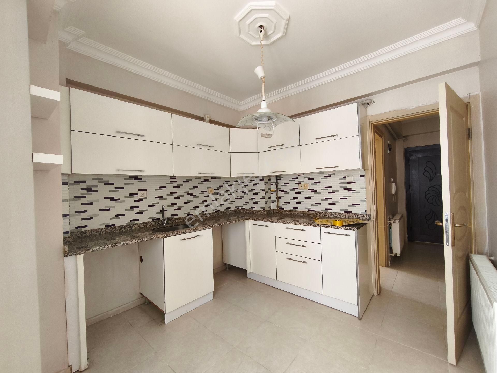 Kadir Geylani Emlaktan Karaköprü Akpıyarda Kiralık 2+1 Ara Kat