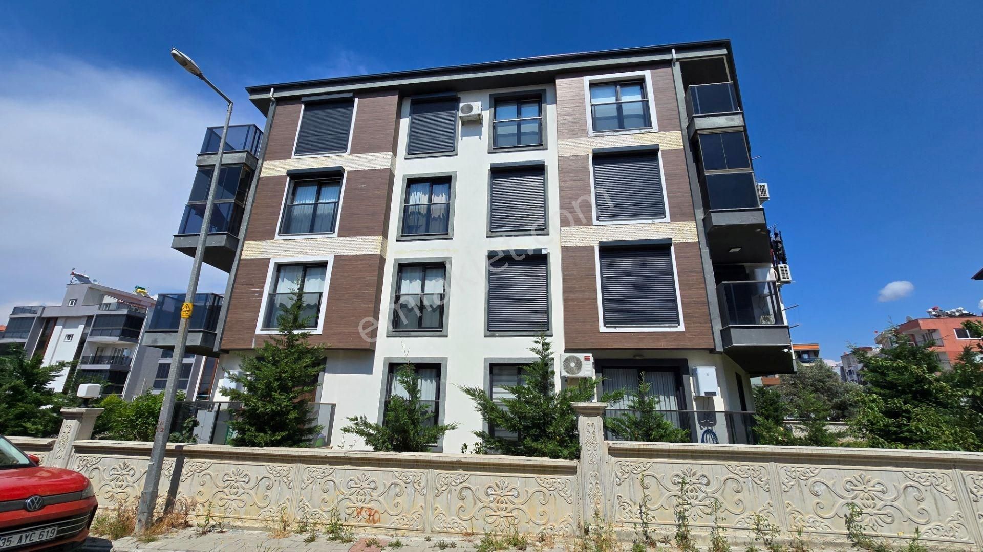 Kuşadası’nda Bahçe Kullanımlı Eşyalı Satılık 2+1 Daire – Yatırımlık Fırsat!