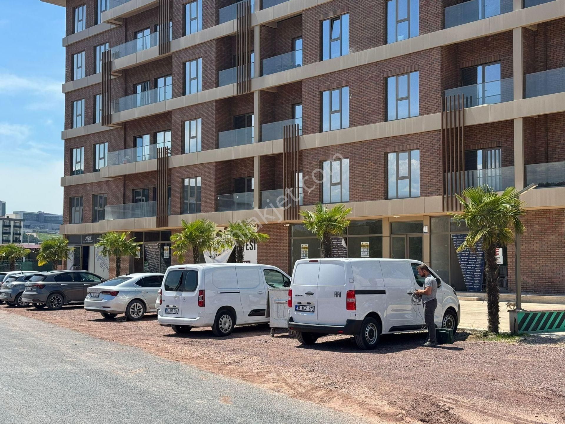 Altın Emlak'tan Sağlık Ve Yaşam Plazasında Kiralık Son Dükkanlar