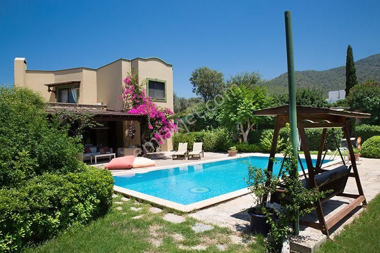 Muğla Bodrum Ortakentte 3+1 Özel Havuzlu Bahçeli Kiralık Villa