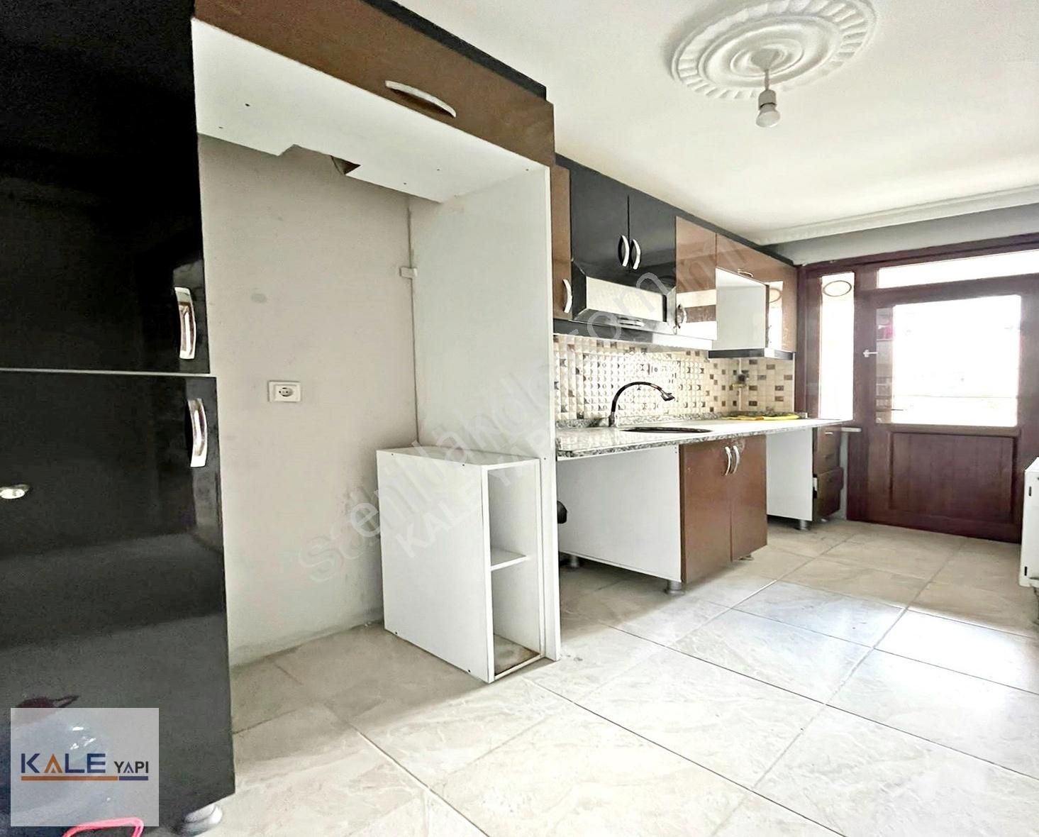 Doğanaraslı Bulvarında Kira Getirisi Yüksek 1+1 Satılık Daire