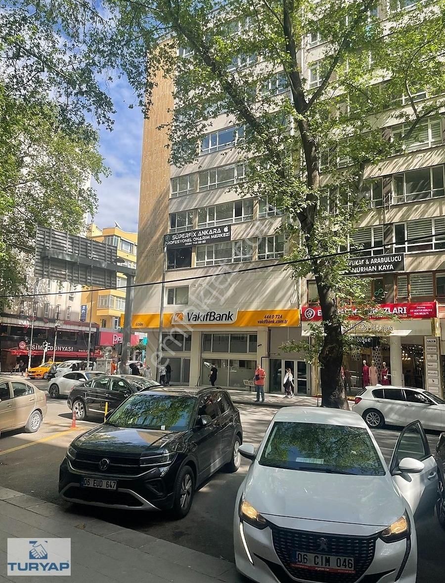 Necatibey- İzmir Cadde Köşesi 2+1 Kombili 90 M2 Ön Yan Asansörl