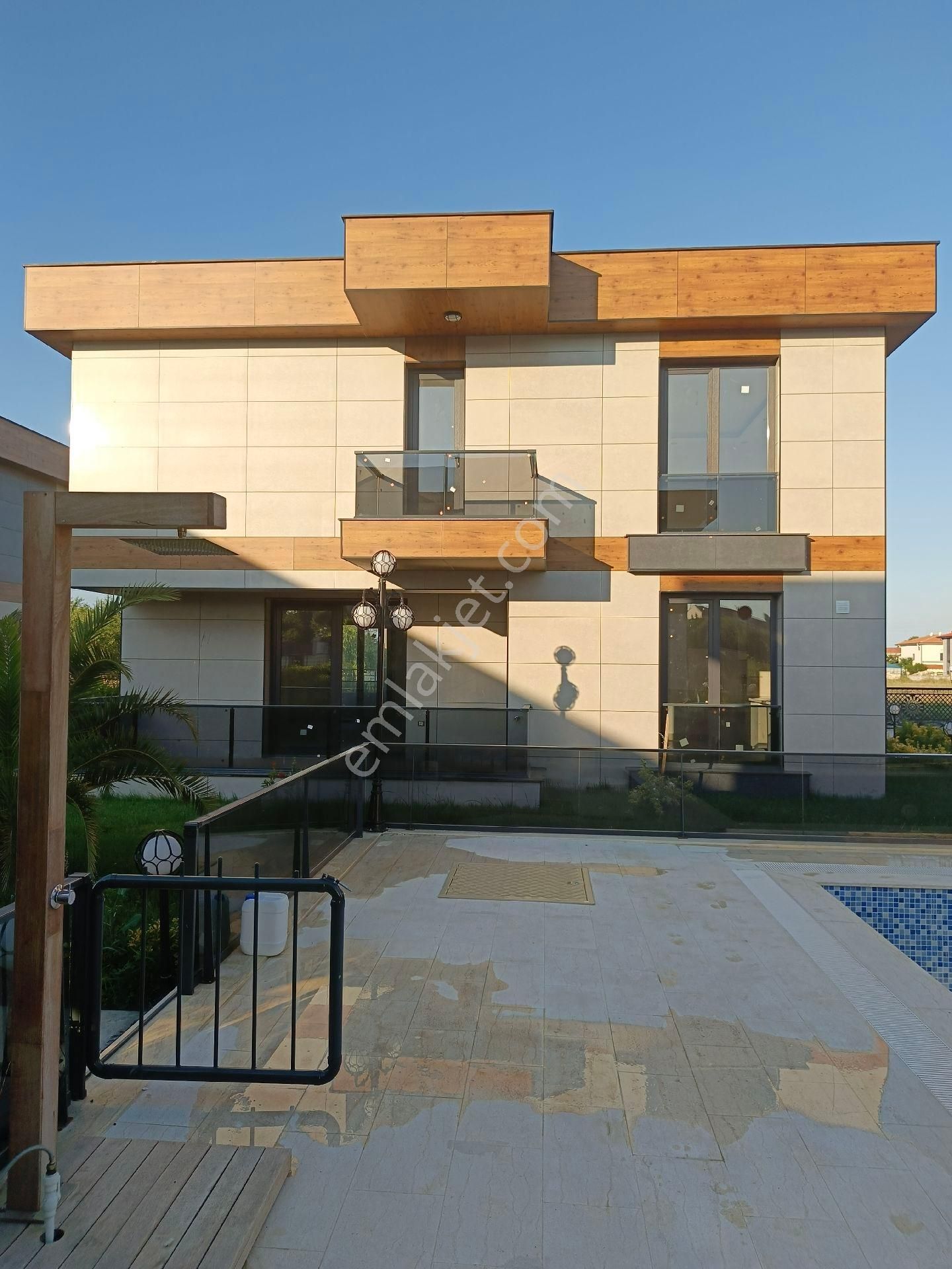Havuzlu Villa