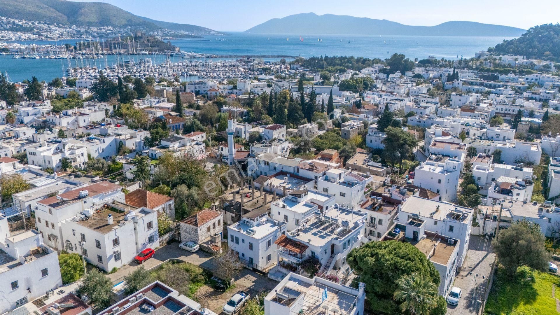 Bodrum Marina'ya Birkaç Adım Mesafede, Ara Kat Satılık Daire