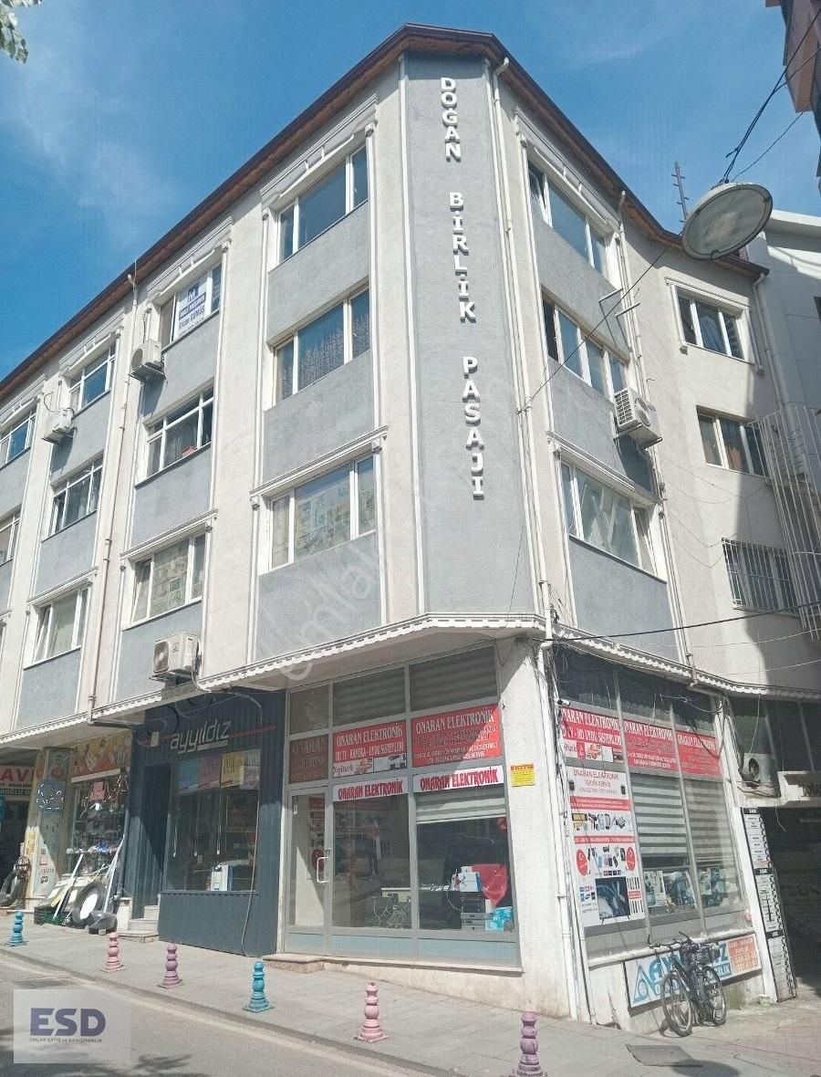 Çarşı Merkezde Eşyalı Kiralik Ofis