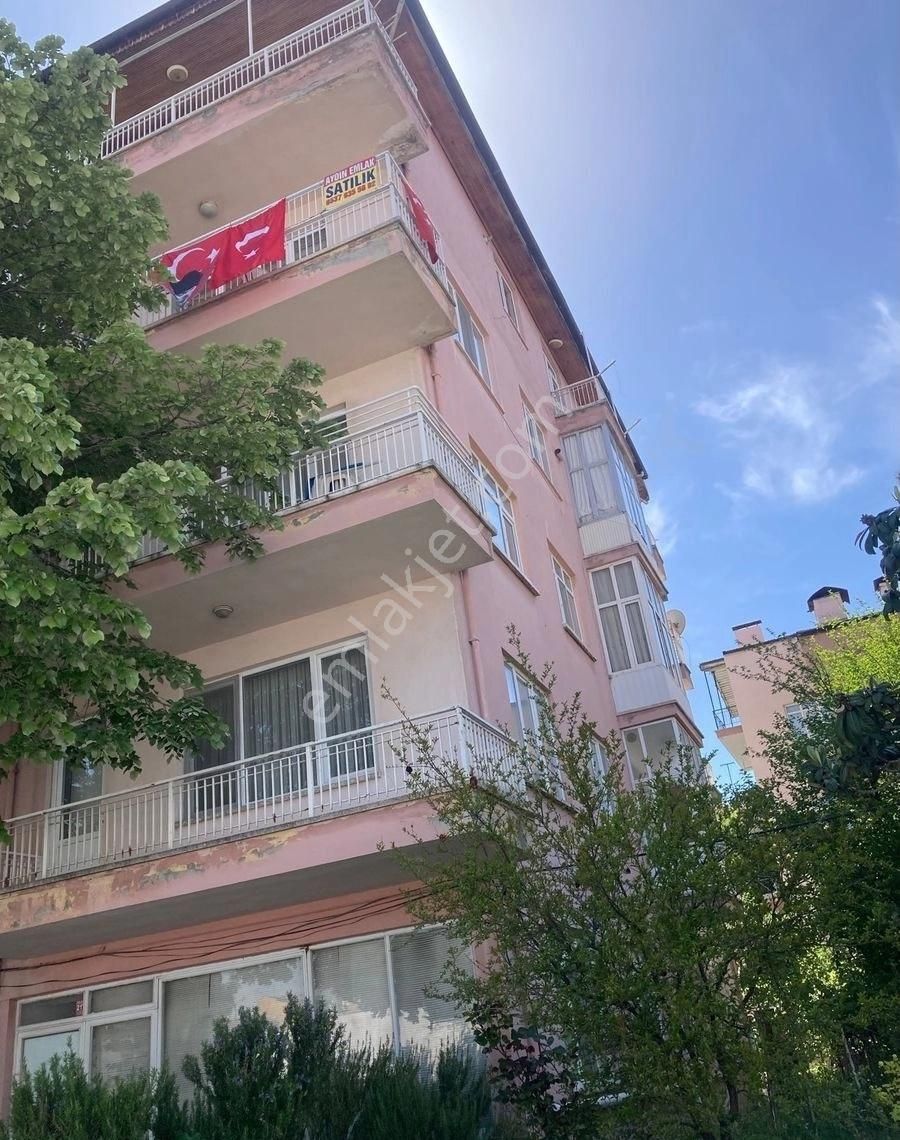 Burdur Merkez Stadyum Karşısı Satılık Ara Kat 160 M2 Daire