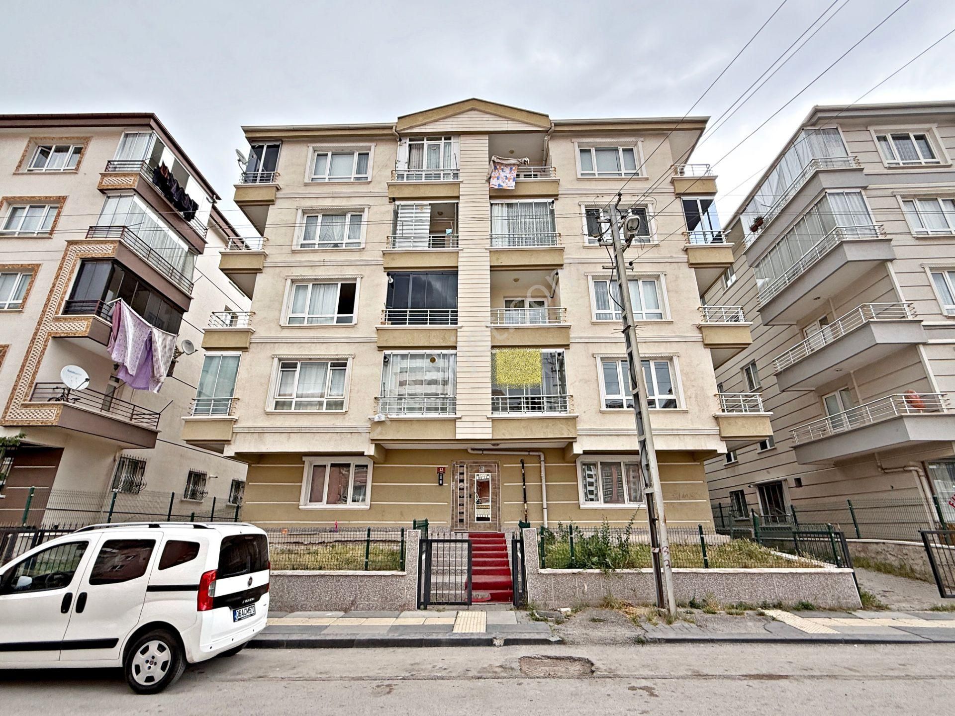 4+1 1.kat Karakeçili Cad. Paraleli Geniş Oturum Çift Balkonlu