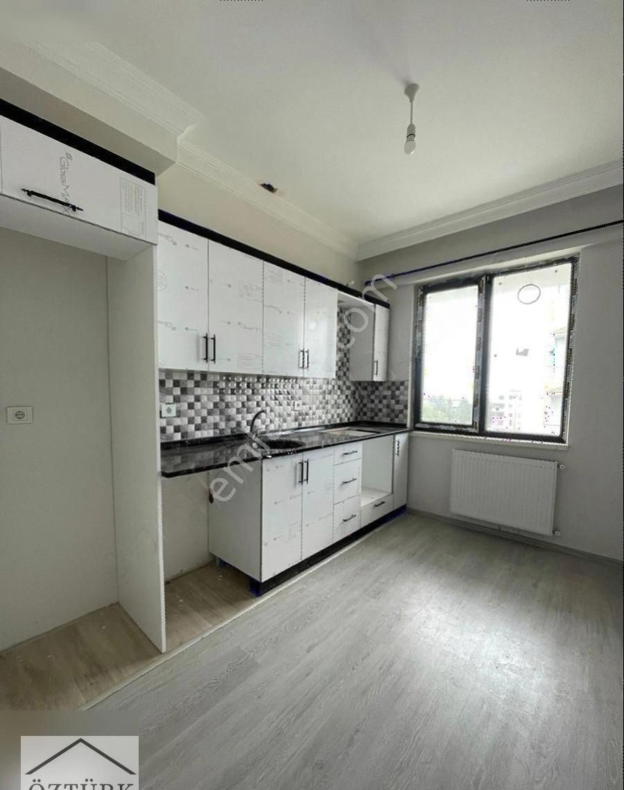 Atakum İncesuda Anayola 200mt Salon Mutfak Ayrı Satılık 2+1daire