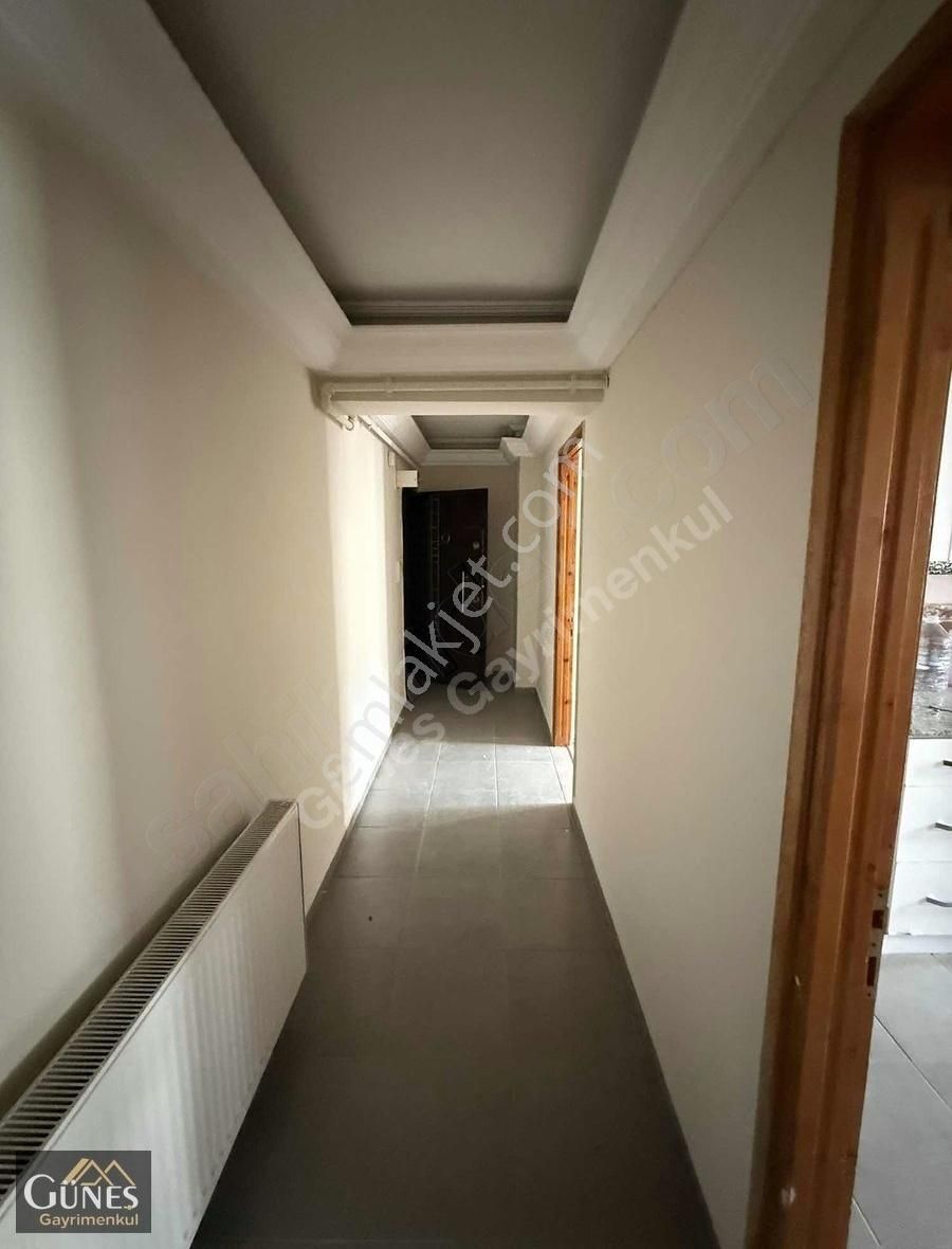Güneş Emlak'tan Menderes Cd. Üstü 3+1 125 M2 D.gazlı Geniş Daire