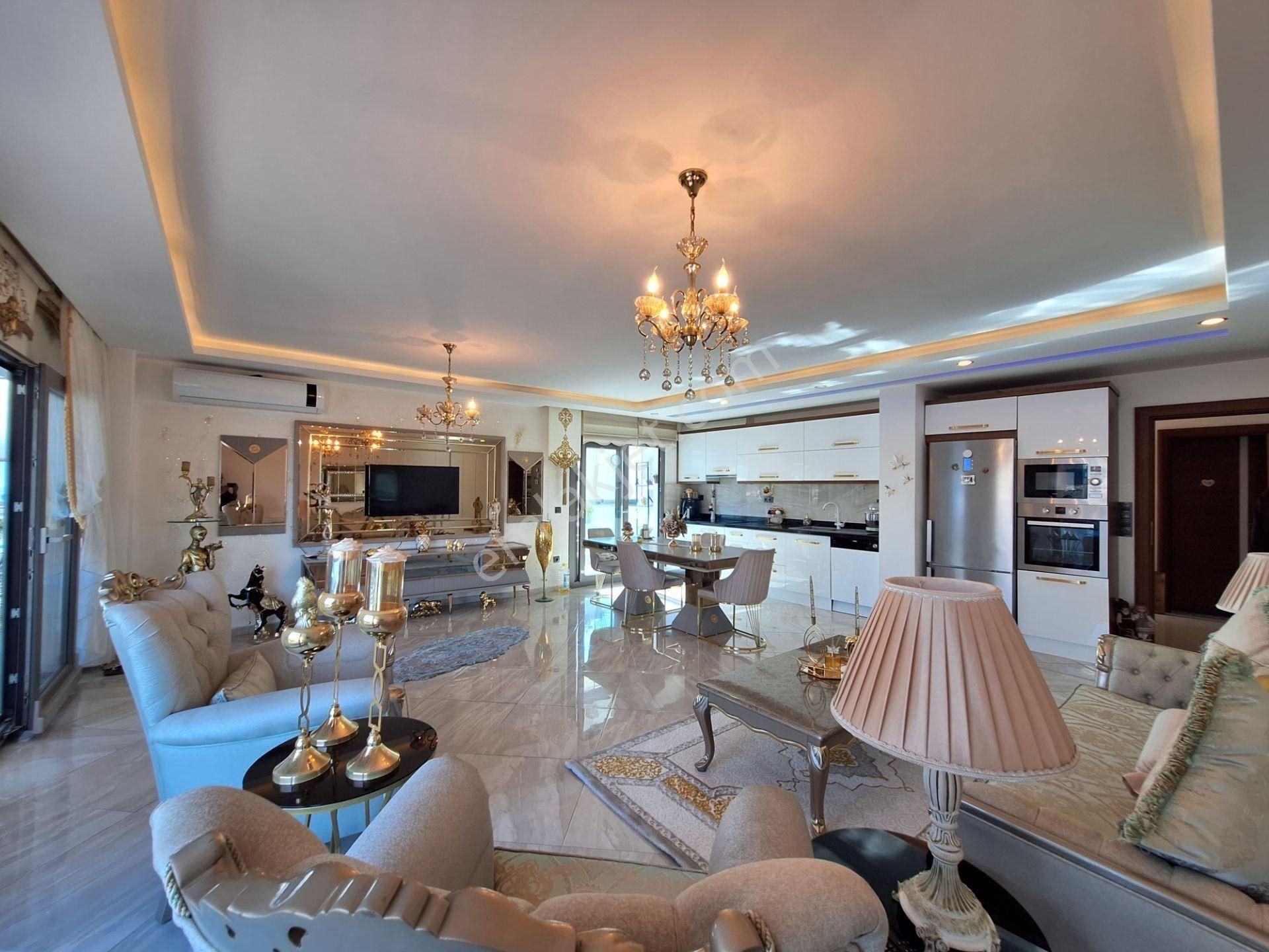 Kuşadası Değirmendere De Doğalgazlı Geniş Satılık 3+1 Daire