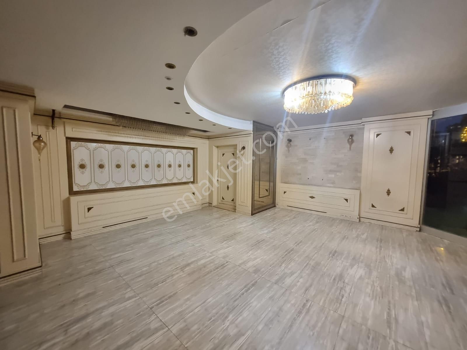 Karınca'dan Caddenin Merkezinde Full Eşyalı Aylık Ödemeli 1+1 !