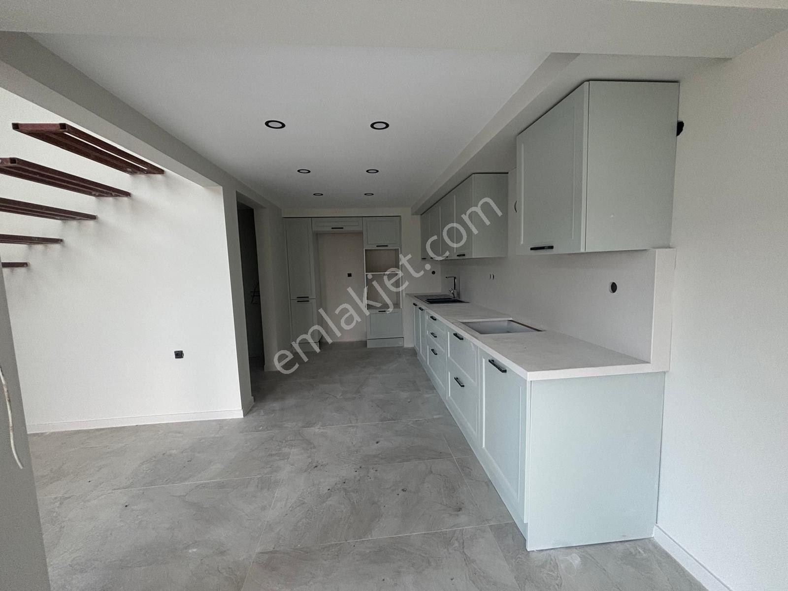 Kemalpaşa Kuyucak Satılık140 M2 Villa 2+1 Villa