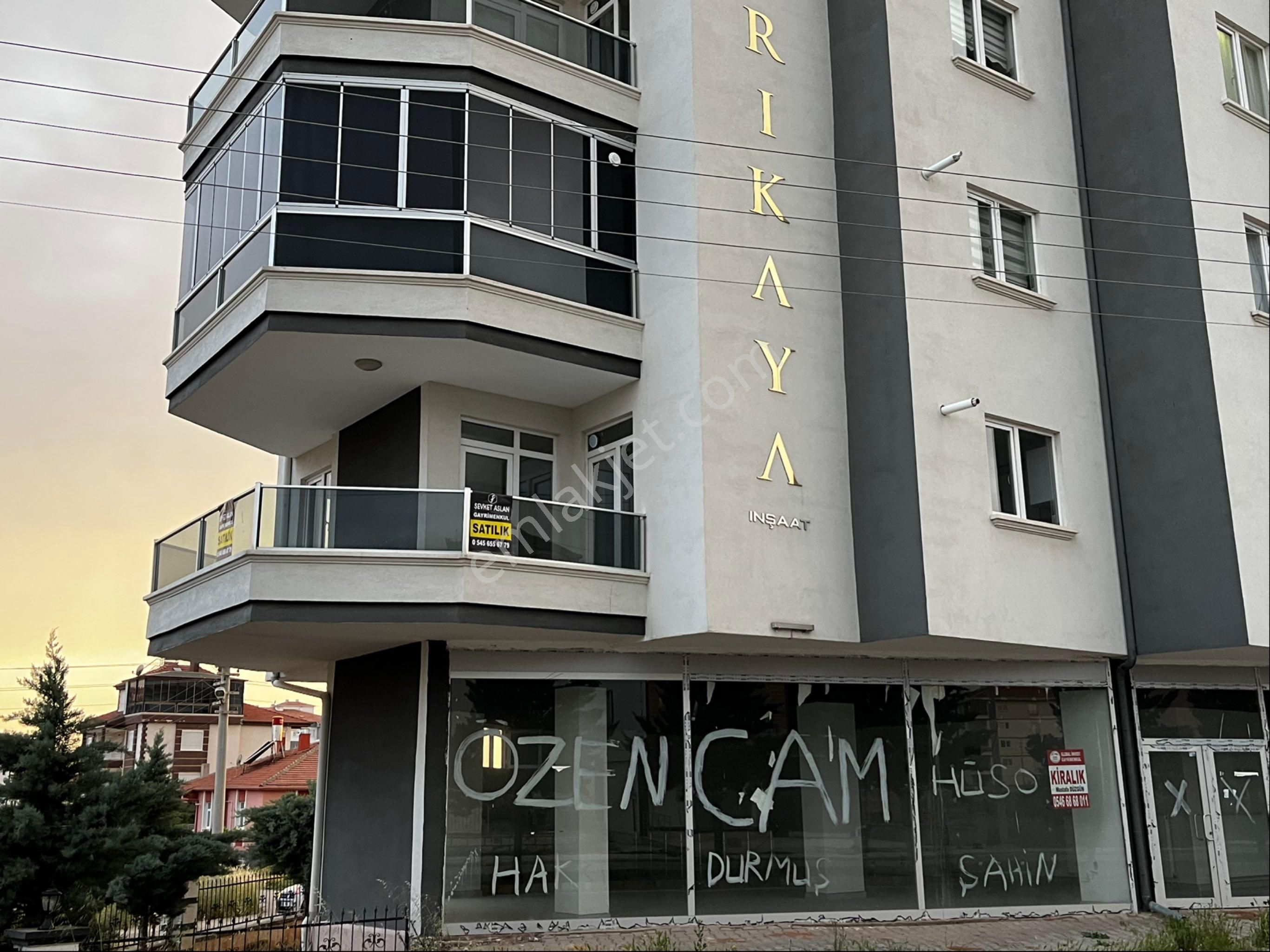 Hasas Mahallesinde Hasas Caddesinde Satılık 3+1