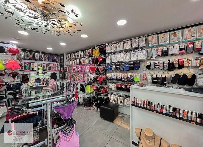 İkitelli Atatürk Mah. 50m2 Devren Kiralık İç Giyim Mağazası