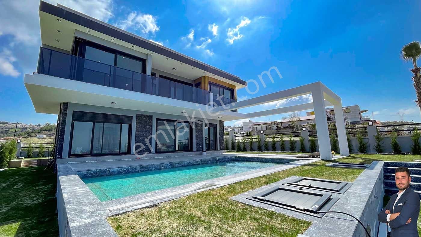 Kuşadası Yaylaköy De Satılık Ful Deniz Manzaralı Tam Müstakil Bahçeli Villa