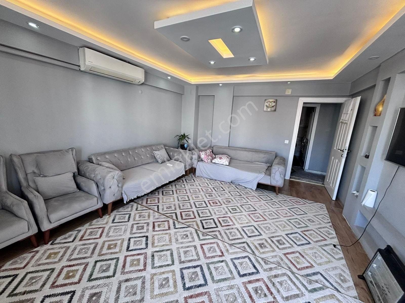 Fırsat!! Kuşadası Merkezin Göbeğinde 2+1 Bakımlı Daire