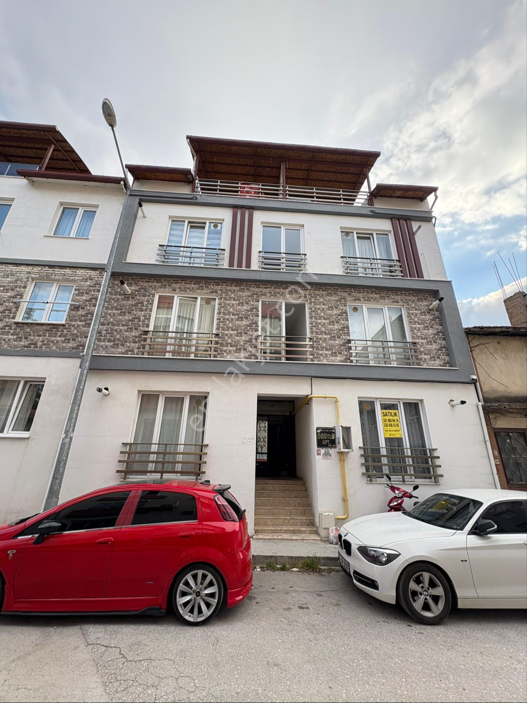 İnal Emlaktan Merkezde Satılık 2+1 90 M2 Daire