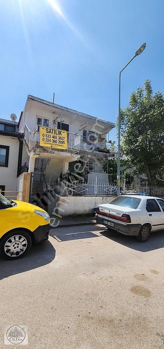 Bursa Bahçelievlerde 2 Katlı Müstakil Ev Ön-arka Bahçeli
