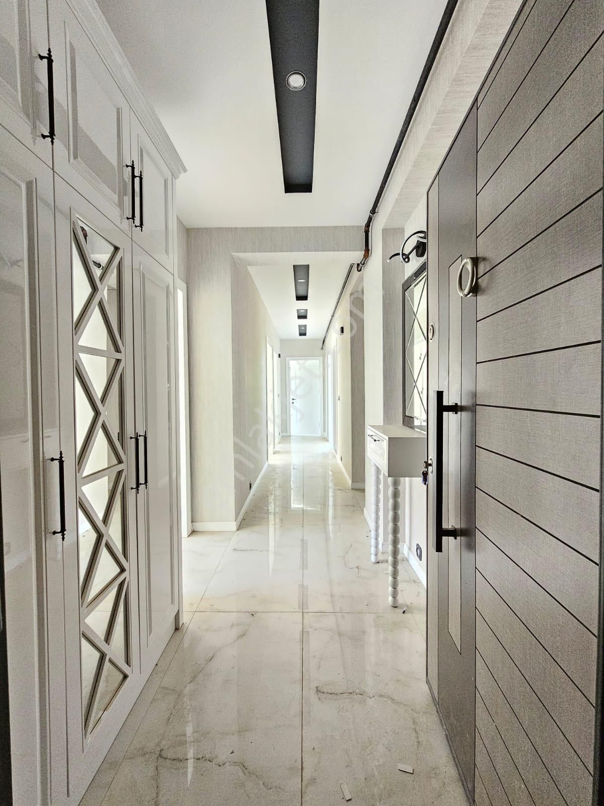 Denizli Şemikler De 3+1 160 M2 Süper Konumda Satılık Son Daire
