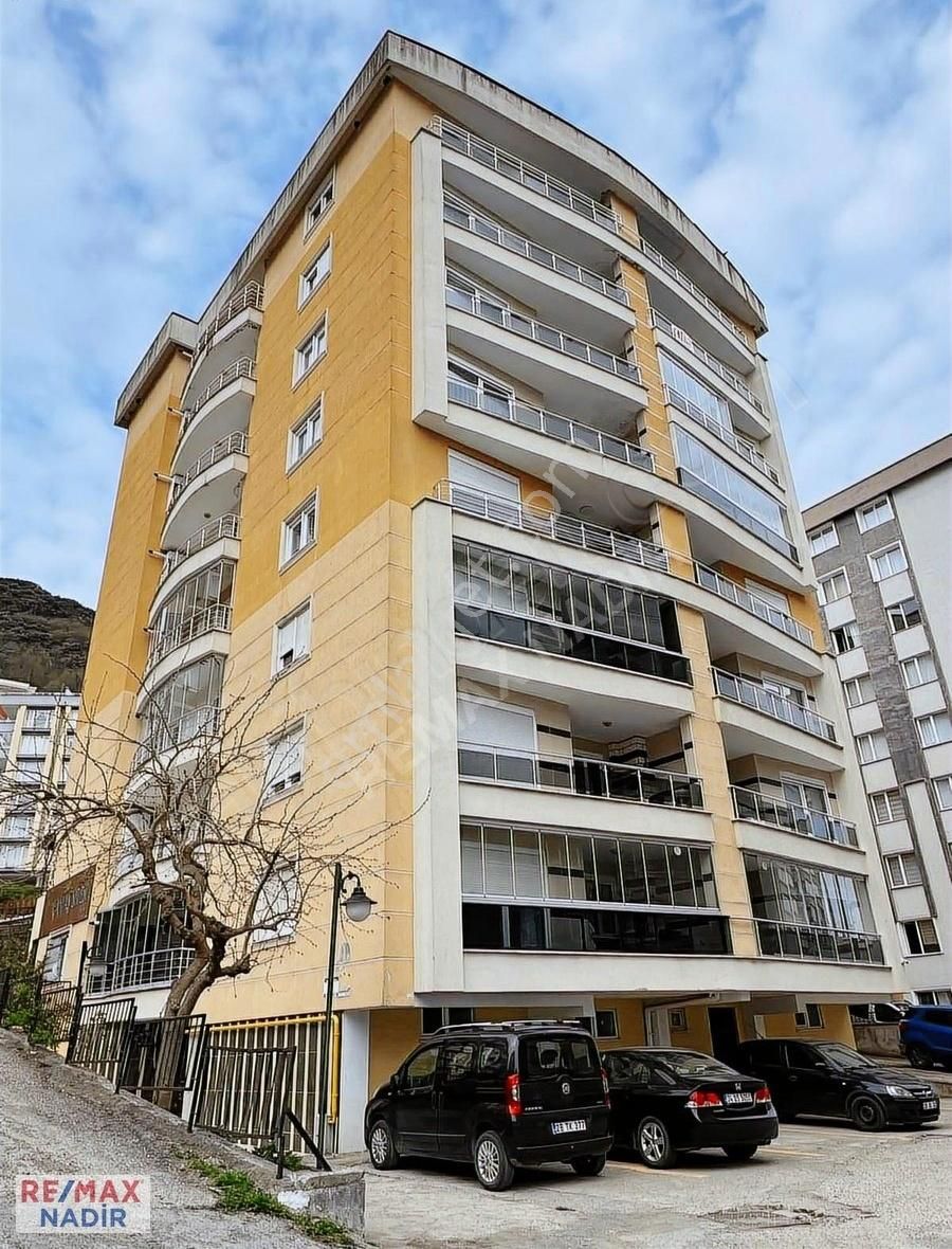 Remax Nadir'den Gedikkaya Nihatbey Cad. Satılık 3+1 Daire