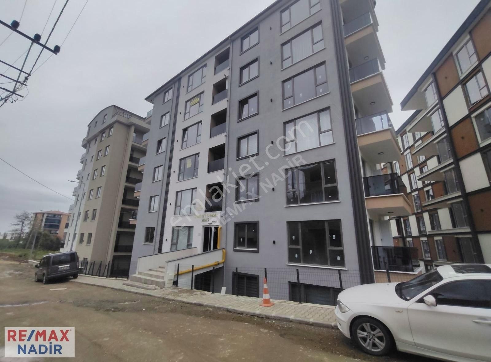 Remax'tan Erikliman'da Uraz Efe Sandal Rezidansta Satılık 1+1